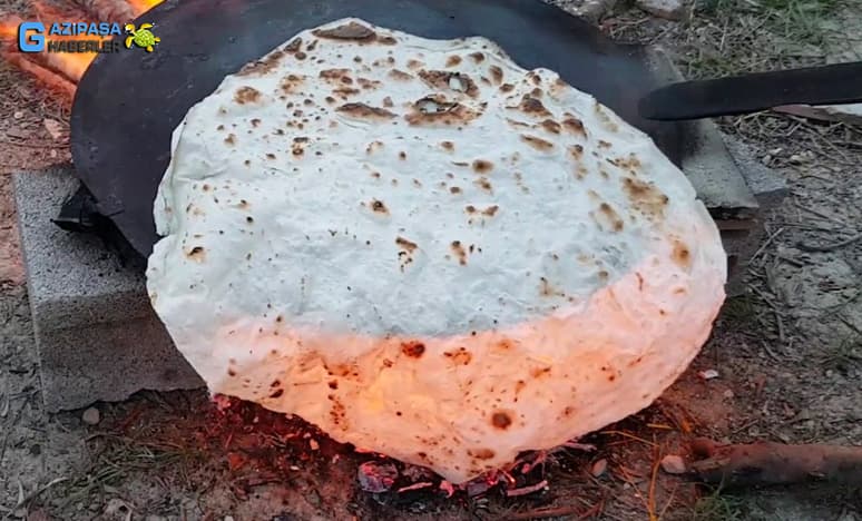 Antalya Gazipaşa'da Yufka Ekmek Nasıl Yapılır?