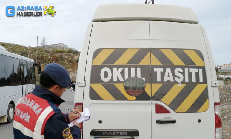 Gazipaşa'da Jandarma'dan Okul Servislerine Sıkı Denetim 