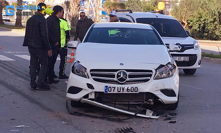 Gazipaşa’da Otomobil Kazasında Bir Kişi Hastanelik Oldu